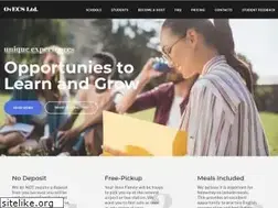 Sites similar to azhomestay.com