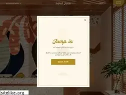 Sites similar to customhotel.com
