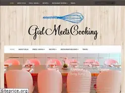 Sites similar to girlmeetscooking.com