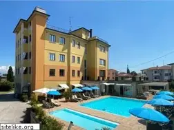 Sites similar to greenparkhotel.com