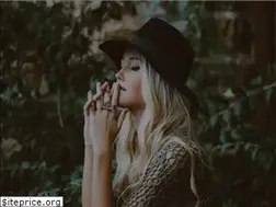Sites similar to hairloungesalon.com
