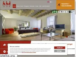 Sites similar to hotelthreestorks.cz