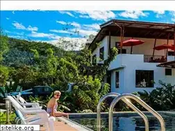 Sites similar to mindohosteria.com