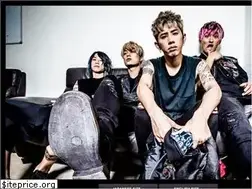 Sites similar to oneokrock.com