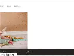Sites similar to photographybykari.com