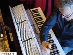 Sites similar to pianohaus-wuestenberg.de