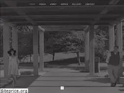 Sites similar to tankandthebeez.com