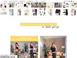 Sites similar to thegirlintheyellowdress.com