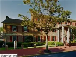 Sites similar to umholdings.com