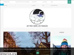 Sites similar to unpieddanslesnuages.com