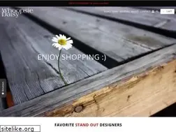Sites similar to whoopsiedaisyclothing.com