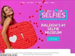 Sites similar to youloveselfies.com